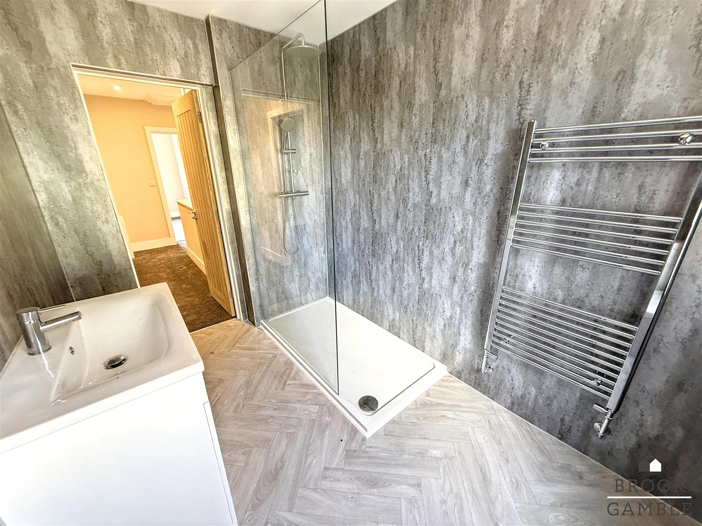 2 Bedroom House. Beamsley Road in Eastbourne,  11